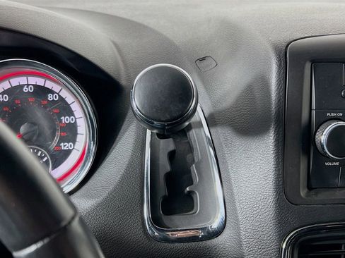 Used 2016 Dodge Grand Caravan SE image 15