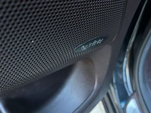 Used 2017 Kia Sedona SX Limited image 11