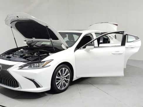 Used 2021 Lexus ES 250 w/ Premium Package image 9