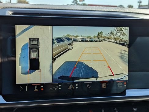 Used 2025 Chevrolet Silverado 1500 LT Trail Boss w/ LT Trail Boss Premium Package image 21