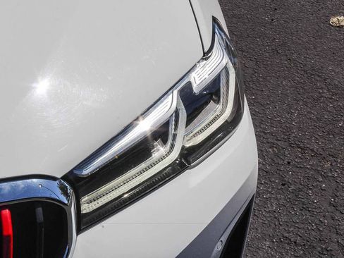 Used 2023 BMW 530e RWD image 12