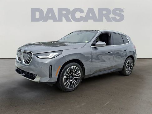 Used 2025 BMW X3 xDrive30i w/ Premium Package image 3