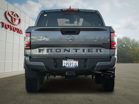 Used 2026 Nissan Frontier SV w/ Tow Package image 4