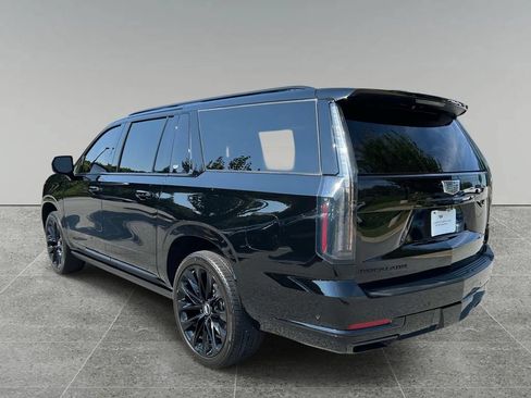 Used 2025 Cadillac Escalade ESV Sport Platinum w/ LPO, ONYX Package AWD/4WD image 3