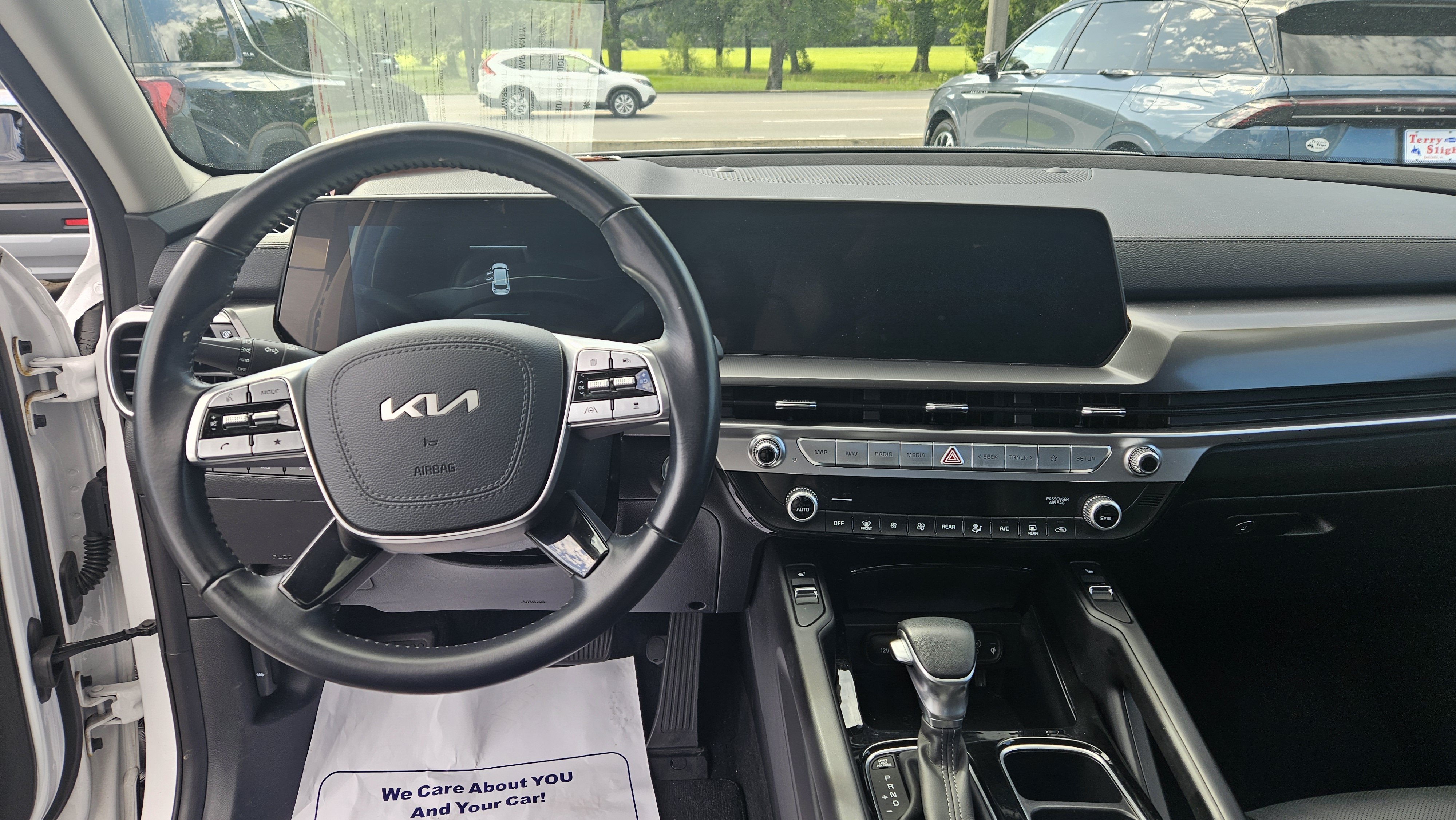 Used 2025 Kia Telluride S FWD image 13
