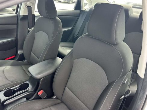 Used 2024 Kia Forte LXS w/ LXS Technology Package FWD image 16