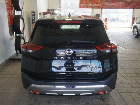 Used 2021 Nissan Rogue Platinum image 19