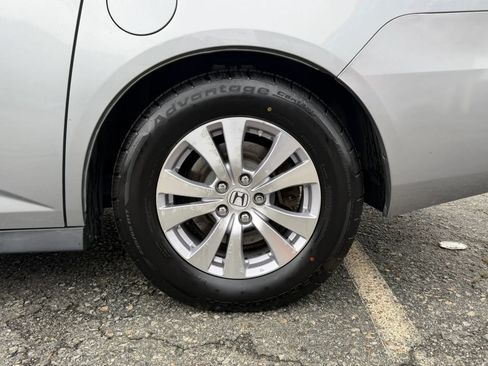 Used 2016 Honda Odyssey SE image 32