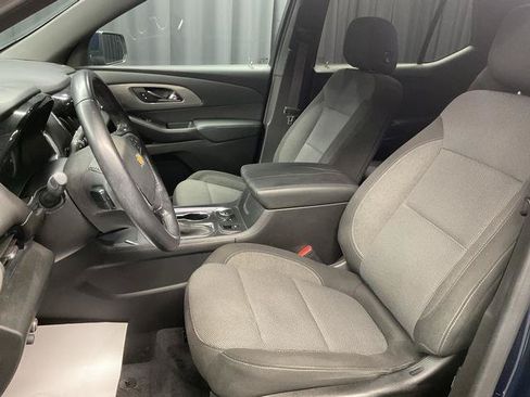 Used 2022 Chevrolet Traverse LT FWD image 15