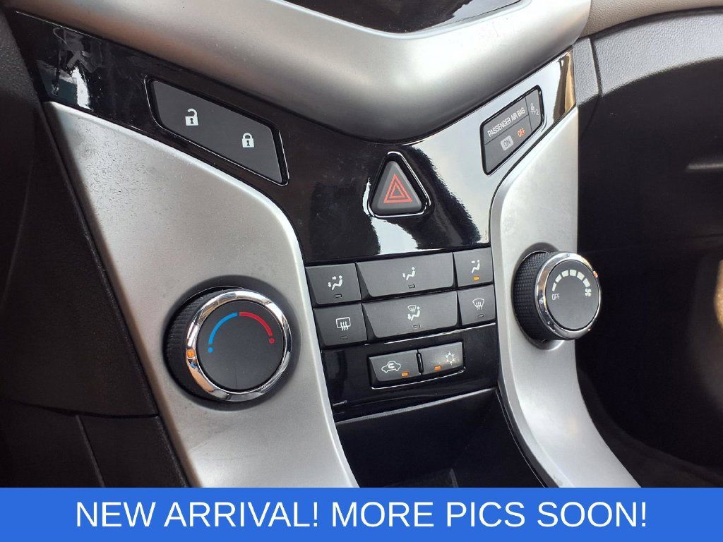 Used 2014 Chevrolet Cruze LT FWD image 11