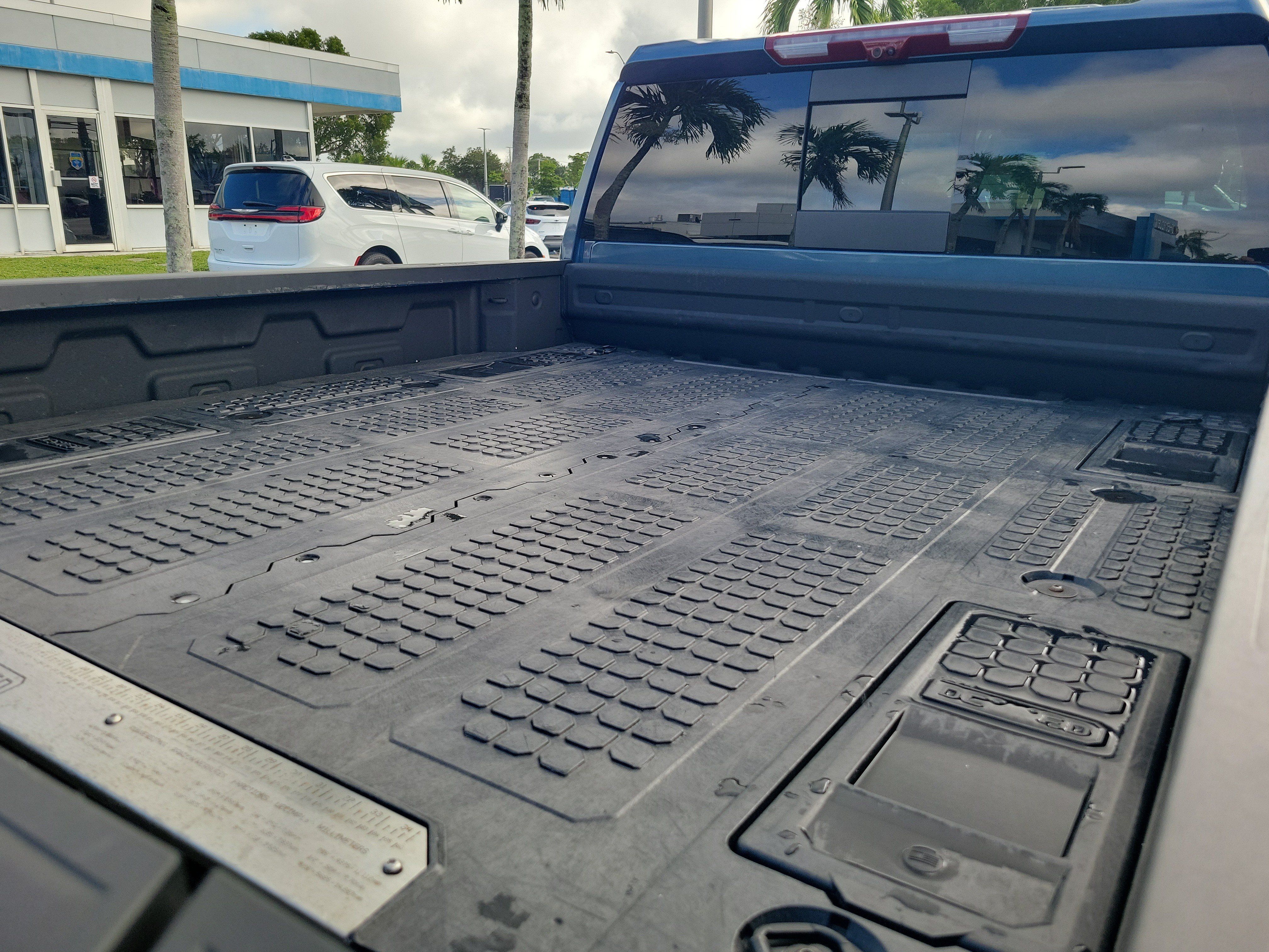 Used 2026 GMC Sierra 2500 Denali Ultimate AWD/4WD image 6