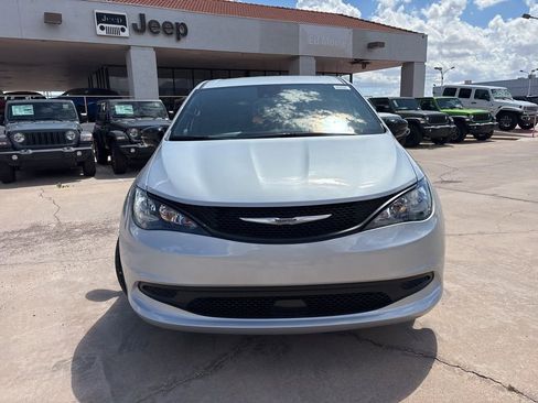 New 2026 Chrysler Voyager LX image 2