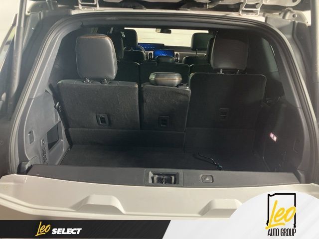 Used 2025 Ford Expedition Tremor AWD/4WD image 23