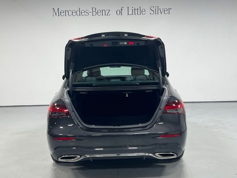 Used 2023 Mercedes-Benz E 350 4MATIC Sedan image 5