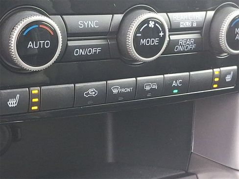 Used 2022 Subaru Ascent Premium w/ Convenience Package image 24