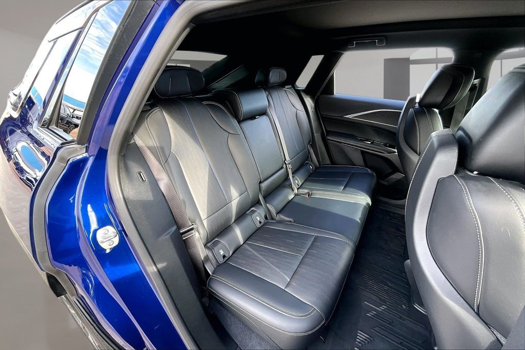 Used 2024 Cadillac Lyriq Sport w/ LPO, Floor Liner Package AWD/4WD image 27