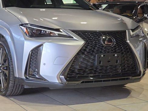 Used 2023 Lexus UX 250h F Sport FWD image 8
