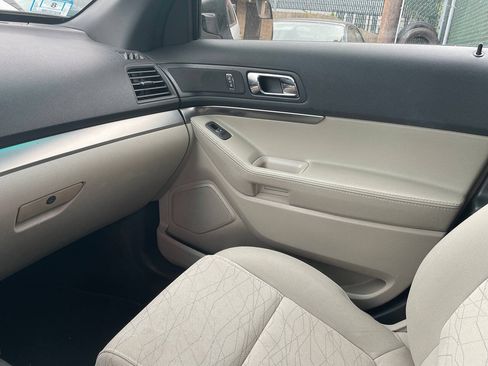 Used 2014 Ford Explorer 4WD image 17