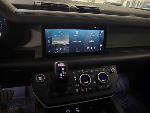 Used 2020 Land Rover Defender 110 HSE image 28