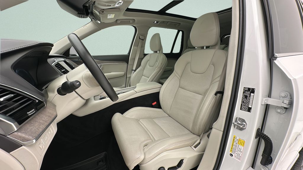 Used 2021 Volvo XC90 T8 Inscription w/ Advanced Package AWD/4WD image 13
