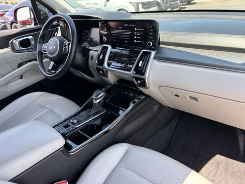 Certified 2023 Kia Sorento SX FWD image 10