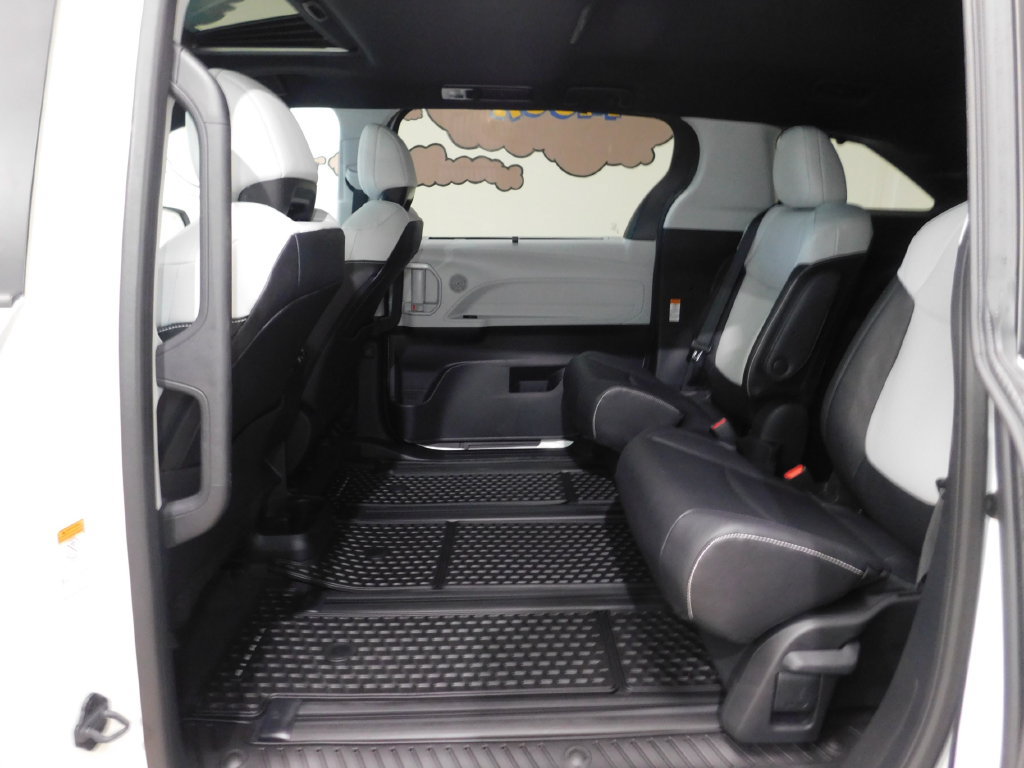 Used 2026 Toyota Sienna XSE AWD/4WD image 51