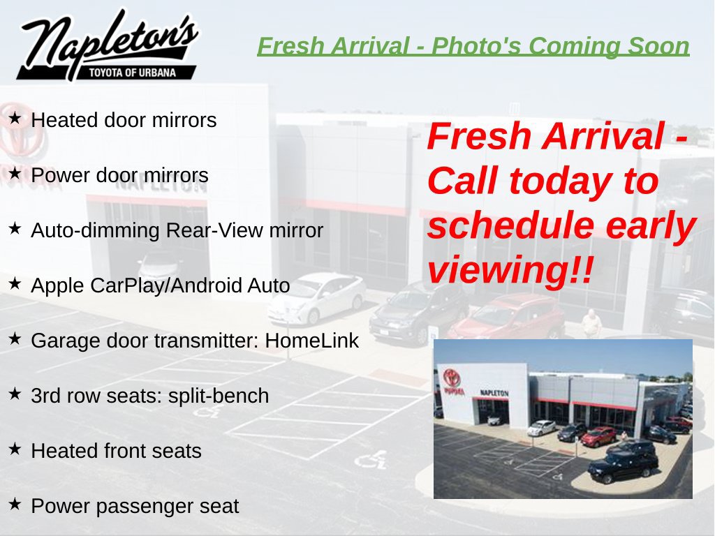 Used 2024 Toyota Highlander XLE AWD/4WD image 3