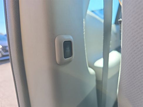 Used 2011 Toyota Sienna LE image 33