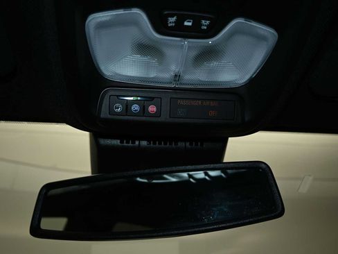 Used 2026 Chevrolet Colorado Z71 w/ Technology Package AWD/4WD image 15