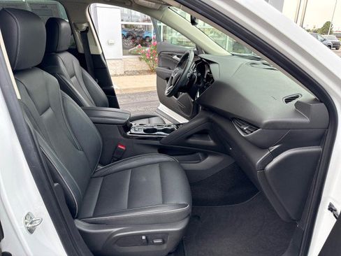 Used 2023 Buick Envision Essence image 29