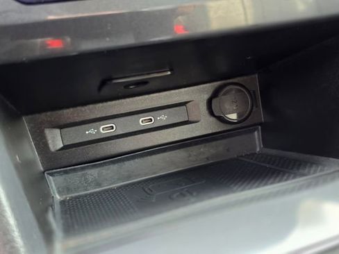 Used 2024 Volkswagen Tiguan Wolfsburg Edition image 33