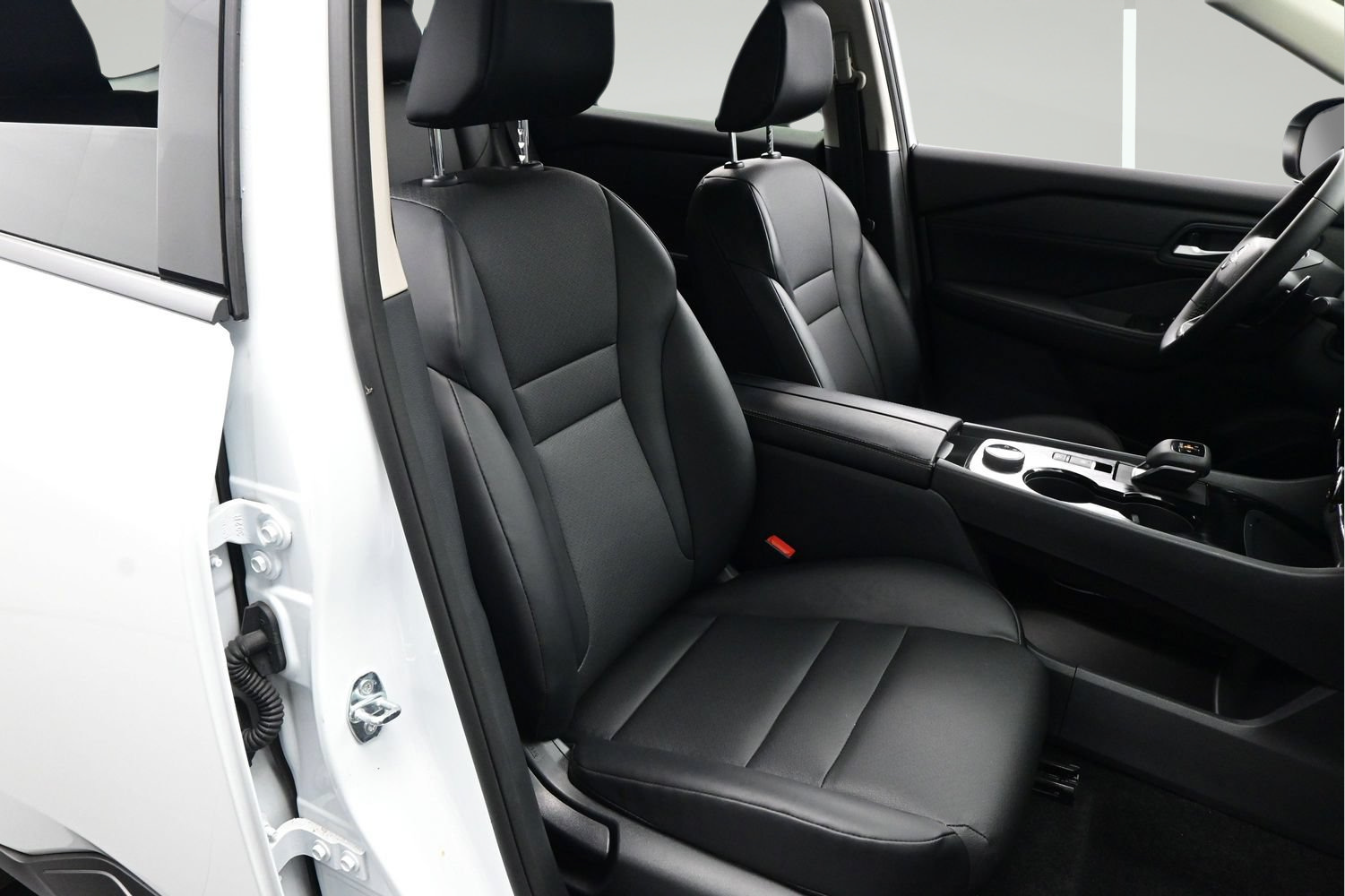 Certified 2026 Nissan Rogue Dark Armor AWD/4WD image 14