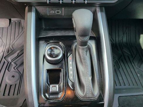 Used 2023 Chevrolet Colorado Trail Boss AWD/4WD image 29