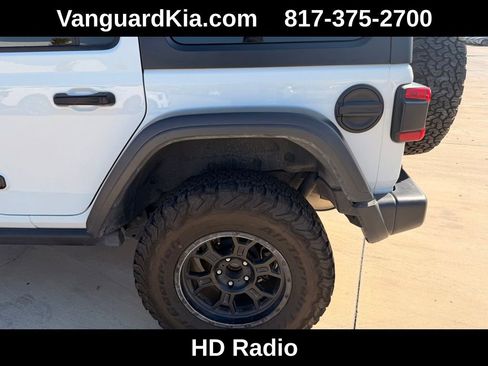 Used 2024 Jeep Wrangler Rubicon w/ Technology Group image 9