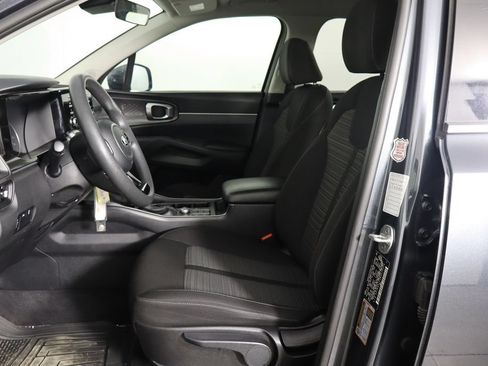 Used 2021 Kia Sorento LX FWD image 14