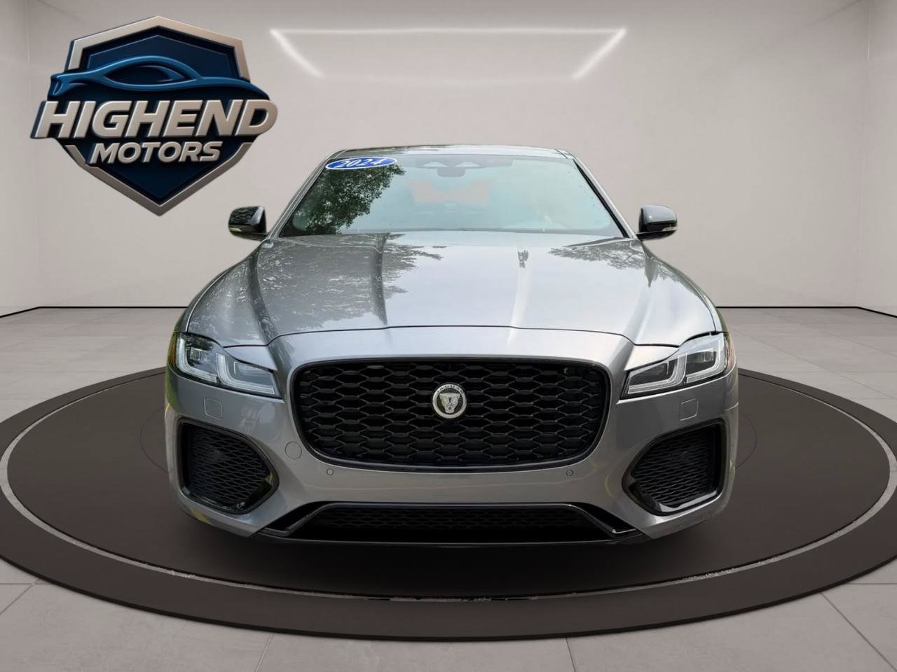 Used 2024 Jaguar XF R-Dynamic SE AWD/4WD image 9