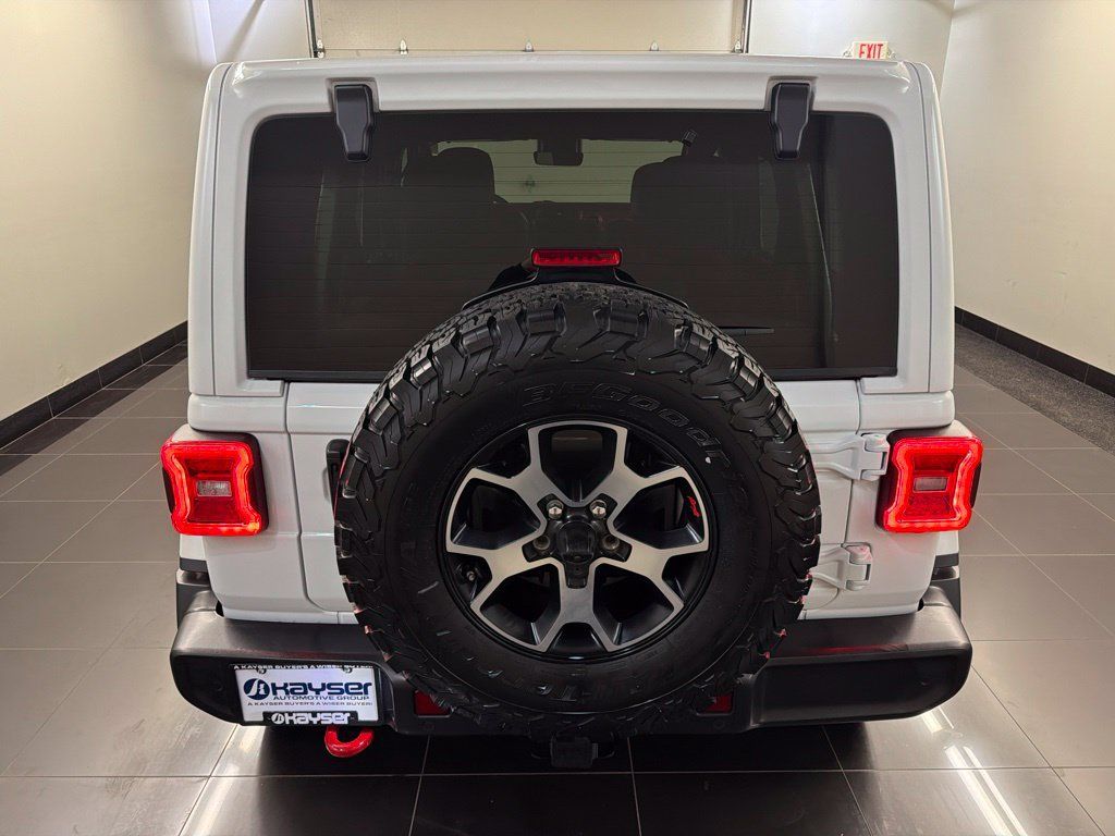 Used 2022 Jeep Wrangler Unlimited Rubicon w/ LED Lighting Group AWD/4WD image 5