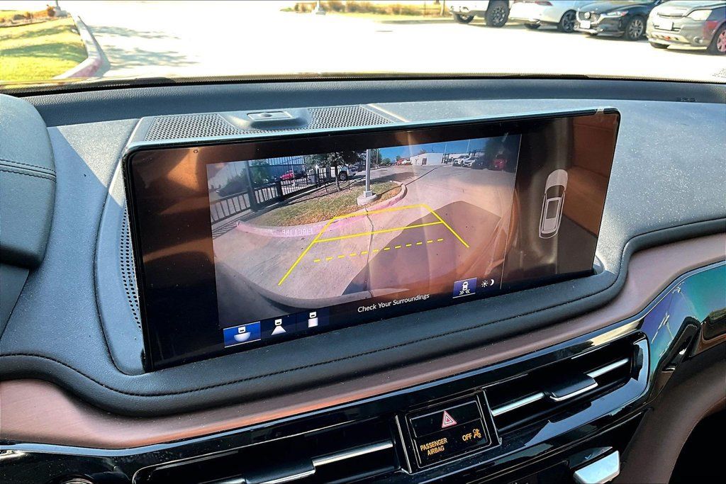 Used 2025 Acura MDX w/ Technology Package FWD image 27