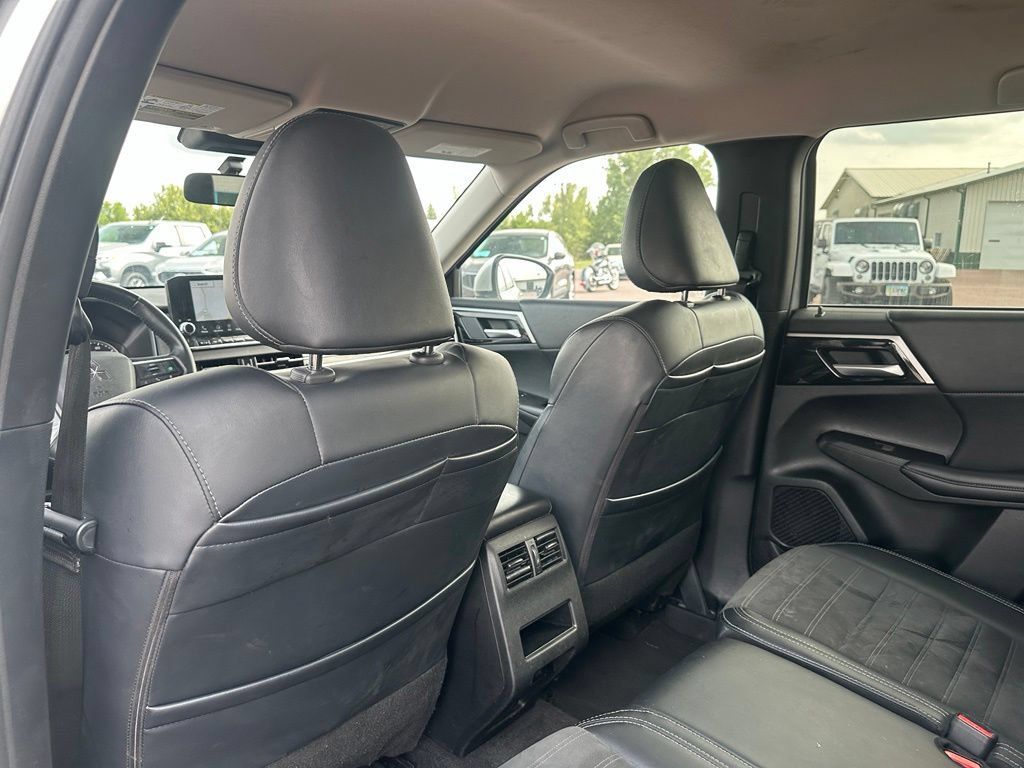 Used 2024 Mitsubishi Outlander SE AWD/4WD image 22