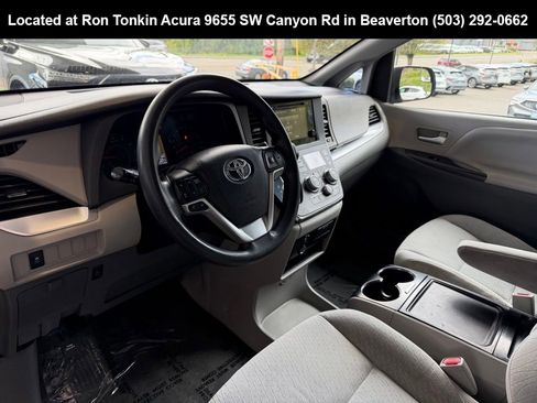 Used 2017 Toyota Sienna LE FWD image 15
