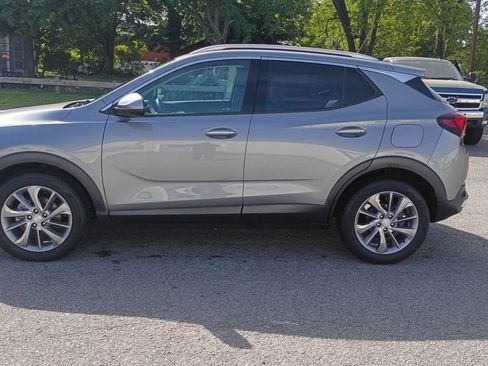 Used 2023 Buick Encore GX Essence w/ Experience Buick Package FWD image 6