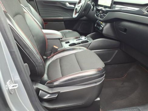 Certified 2023 Ford Escape ST-Line w/ Tech Pack #1 image 6