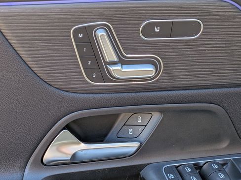 New 2026 Mercedes-Benz GLB 250 image 15