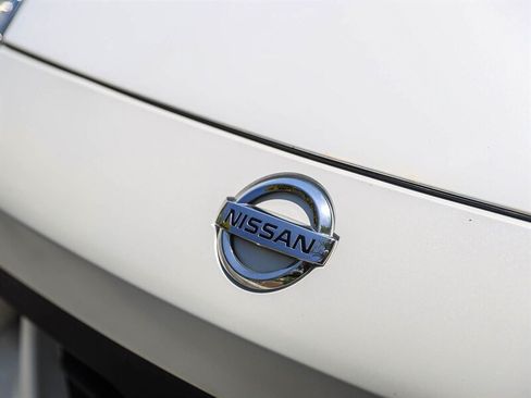 Used 2010 Nissan 370Z Coupe RWD image 15
