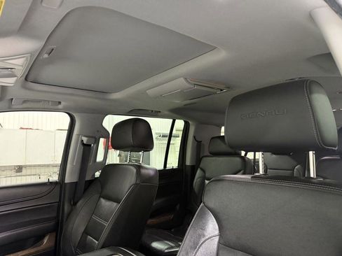 Used 2018 GMC Yukon XL Denali w/ Denali Ultimate Package image 11