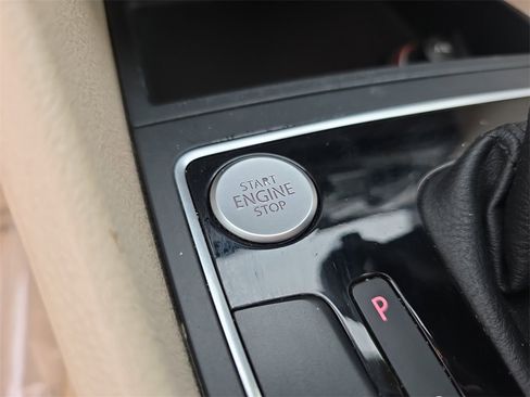 Used 2015 Volkswagen Passat 1.8T Limited Edition image 30