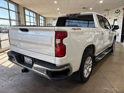 Used 2022 Chevrolet Silverado 1500 LTZ w/ LTZ Premium Package AWD/4WD image 2