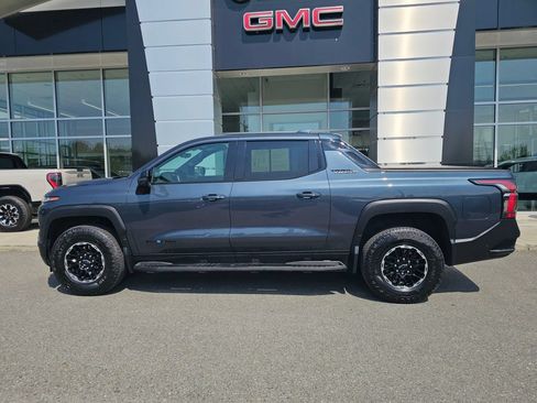 Used 2026 Chevrolet Silverado EV Trail Boss AWD/4WD image 4