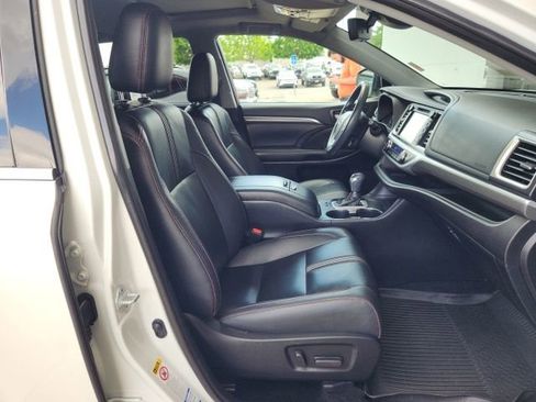 Used 2019 Toyota Highlander SE AWD/4WD image 26