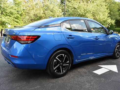 Used 2024 Nissan Sentra SV FWD image 3